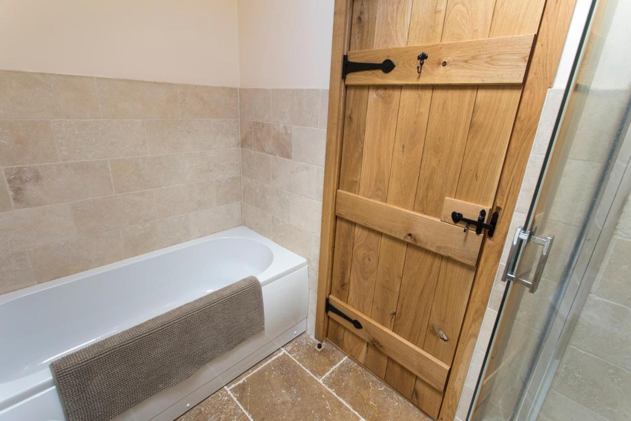 The Old Dairy - Boutique Countryside Cottage At Harrys Cottages Pen-y-Clawdd Екстериор снимка
