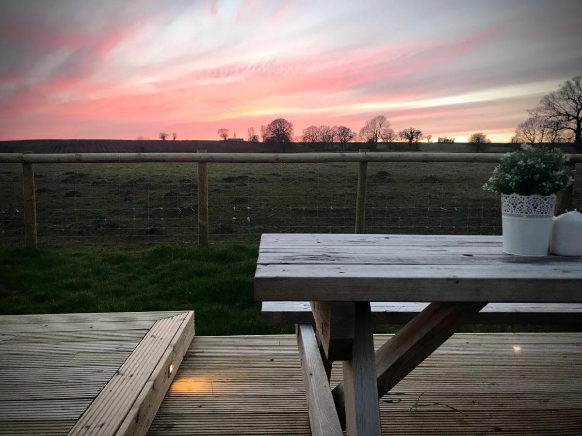 The Old Dairy - Boutique Countryside Cottage At Harrys Cottages Pen-y-Clawdd Екстериор снимка