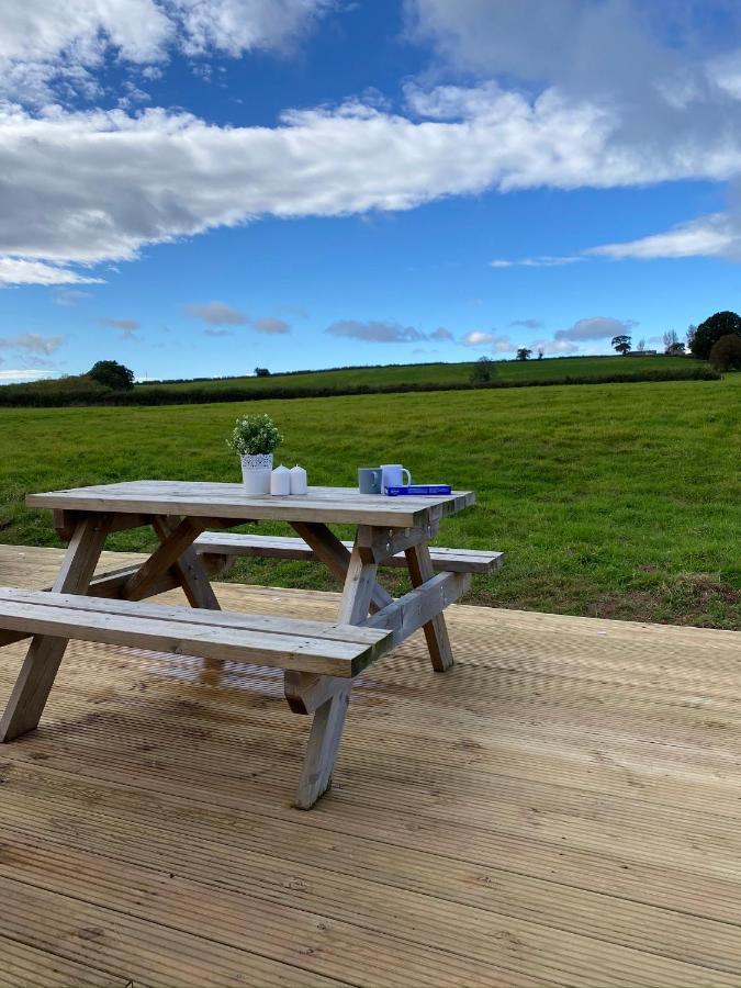 The Old Dairy - Boutique Countryside Cottage At Harrys Cottages Pen-y-Clawdd Екстериор снимка