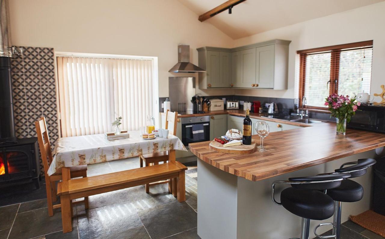 The Old Dairy - Boutique Countryside Cottage At Harrys Cottages Pen-y-Clawdd Екстериор снимка