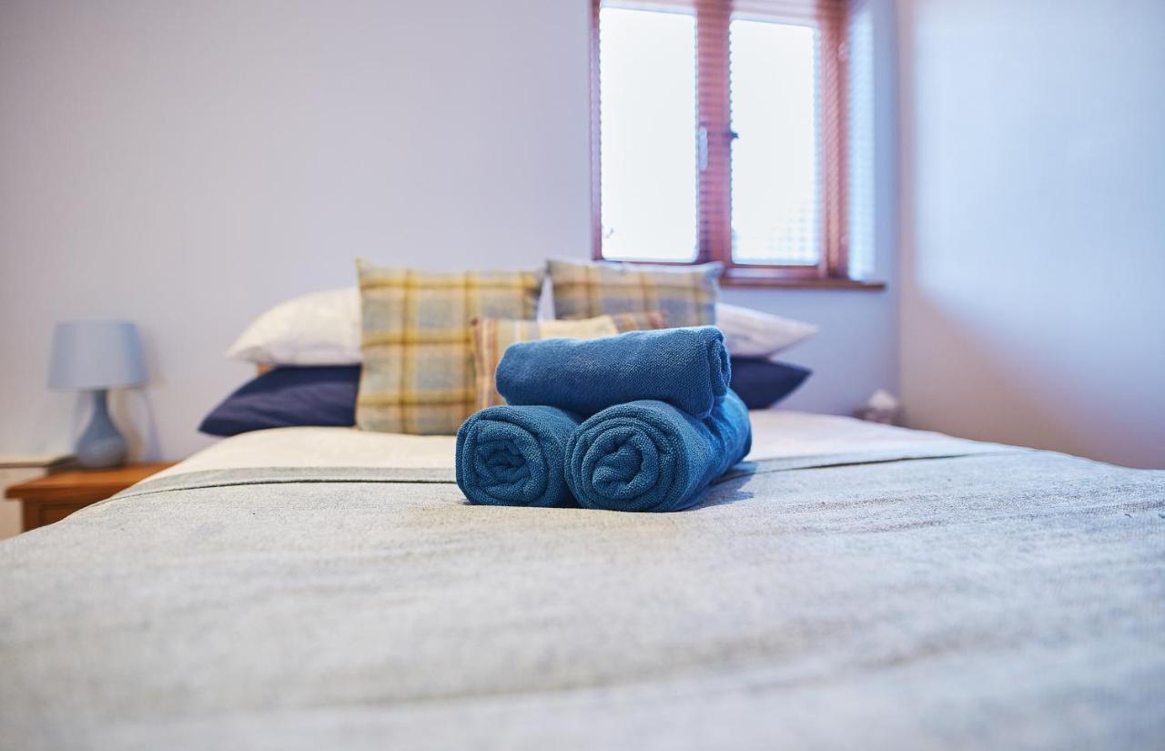 The Old Dairy - Boutique Countryside Cottage At Harrys Cottages Pen-y-Clawdd Екстериор снимка