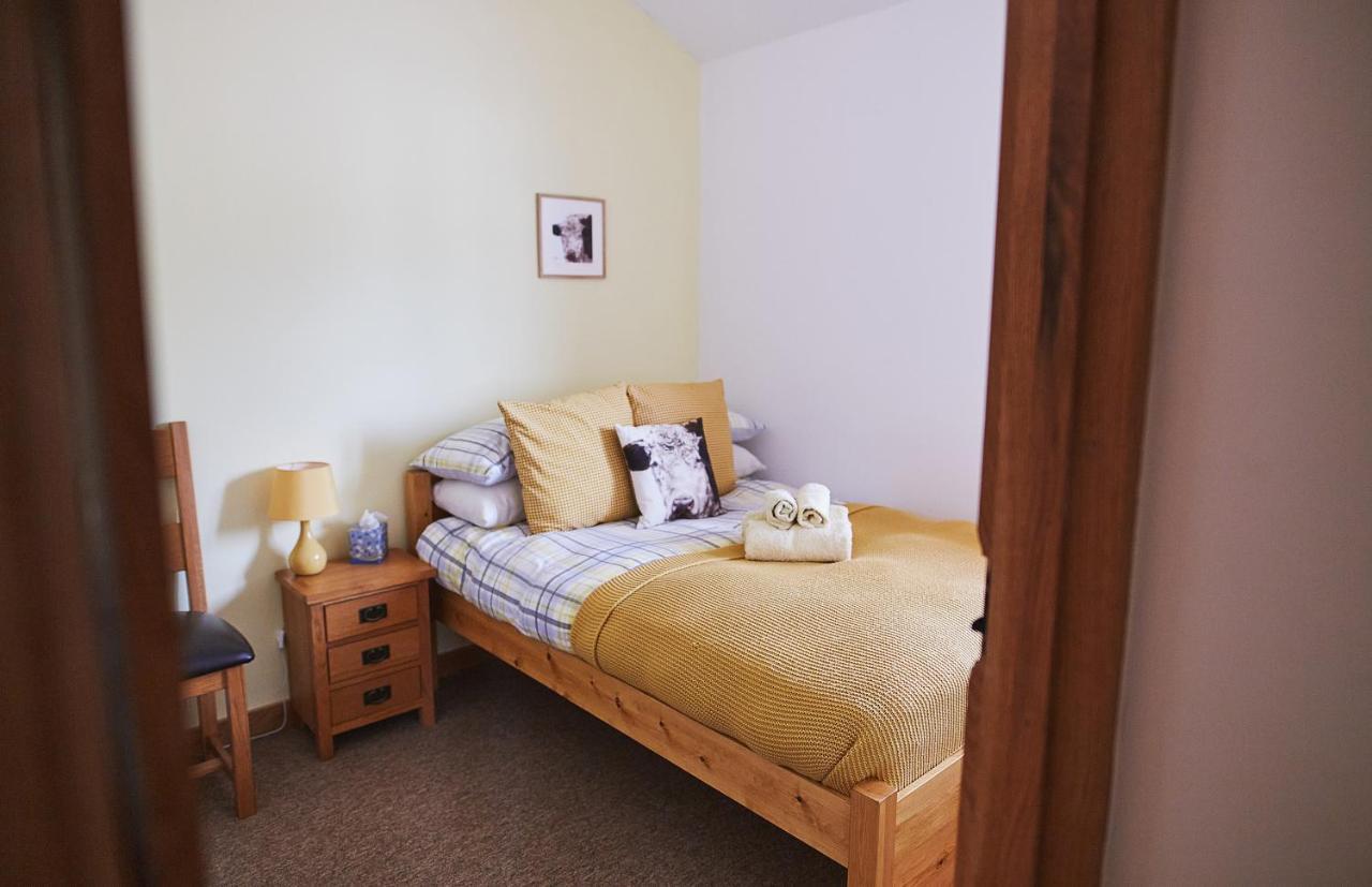 The Old Dairy - Boutique Countryside Cottage At Harrys Cottages Pen-y-Clawdd Екстериор снимка